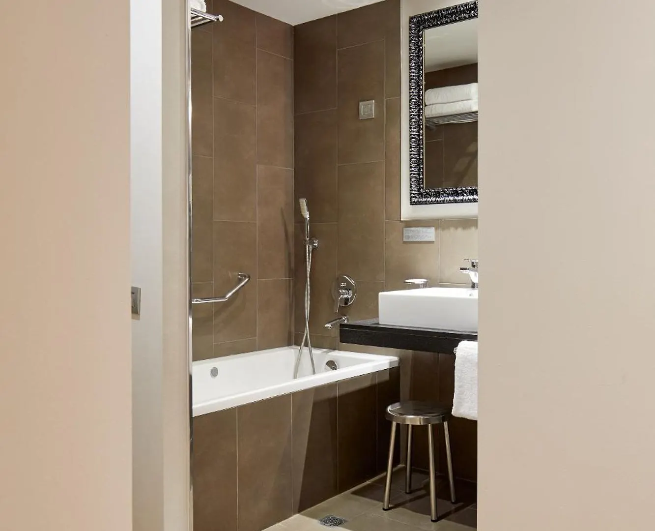 Отель Vasanta Powered By Sonder Барселона 3*,